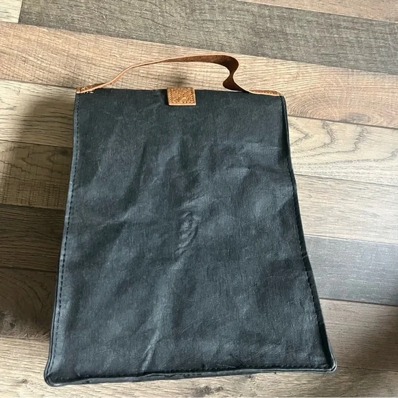 Out of the Woods | lunch bag | black / brown - Picture 5 of 7